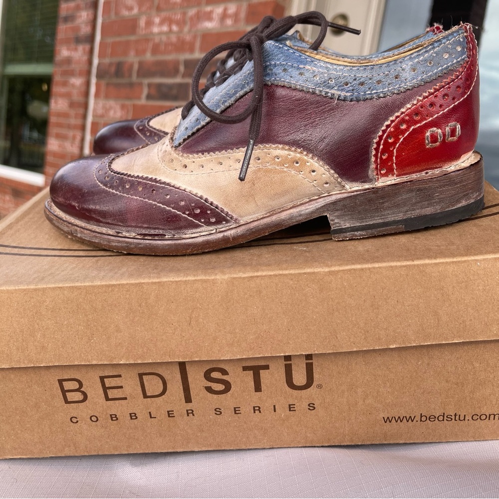 Women 6.5
Worn twice
BedStu LITA
1 in leather stacked heel
Goodyear welt outsole
